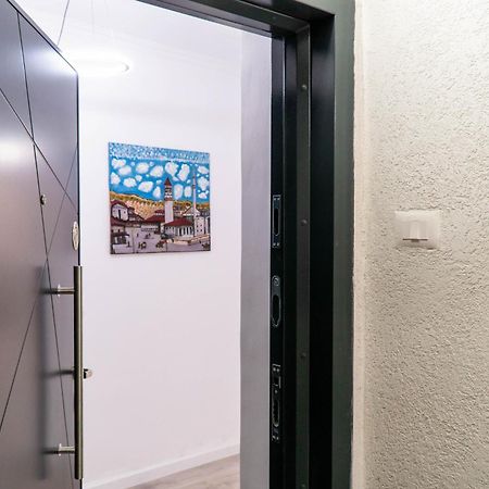 Signature Apartment 8 Тирана Экстерьер фото